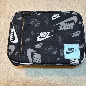 Nike Logo Print Hard Shell Lunch Box Black Gray Zip‎ Lunch Bag